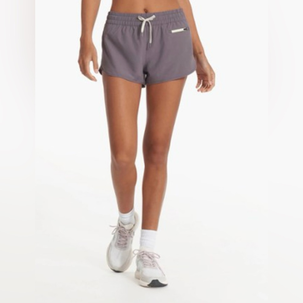 Vuori Clementine 2.0 Shorts - Women's 2.5" Inseam MEDIUM